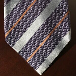GUCCI Silk Necktie with Monogram. Made in Italy.